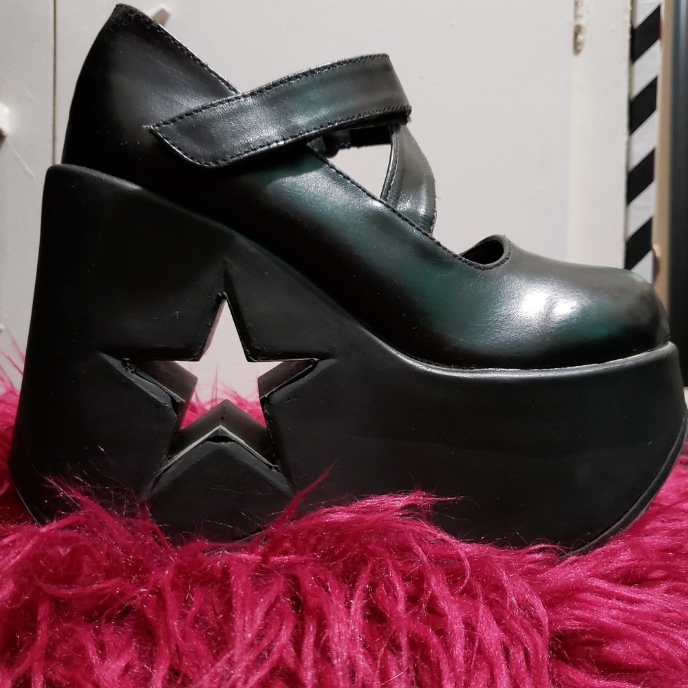 Demonia Dynamite platforms